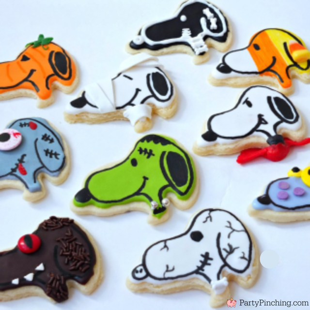 Halloween Snoopy cookies, great pumpkin Charlie Brown party, Peanuts cookies, mummy, zombie, Dracula, Frankenstein, monster, ghost, werewolf, candy corn, pumpkin, skeleton cookies