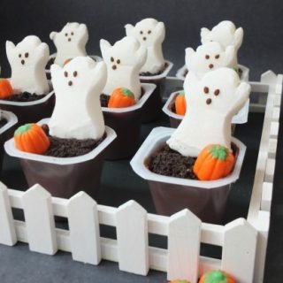 graveyard pudding cups, easy Halloween dessert pudding cups for kids, toddler Halloween craft food easy to make, school Halloween craft food easy best Halloween recipes for kids, pudding cup Peep marshmallows