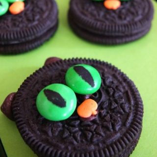 best easy black cat oreo cookies fun to make for kids no bake Halloween cookies