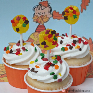 linus' leaf cupcakes, great pumpkin leaf cupcakes, easy linus lollipop cupcakes Peanuts Great Pumpkin Charlie Brown easy cupcakes treat for movie never jump into a pile of leave with a wet sucker, Snoopy