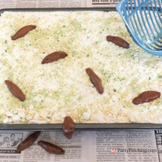 April Fools' day food, Kitty Litter Cake, gross cake, prank cake, fun food for kids, best April Fools' food, Kitty Litter cake tootsie rolls