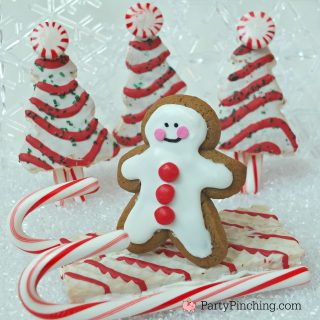 Little Debbie Christmas snacks, no bake Christmas dessert ideas, fun food for kids, cute food, holiday treat dessert party ideas