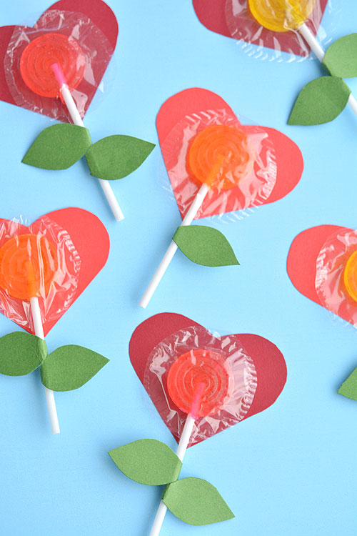 Lollipop heart craft, cute Valentine's DIY idea for kids, Valentine's day craft for class party