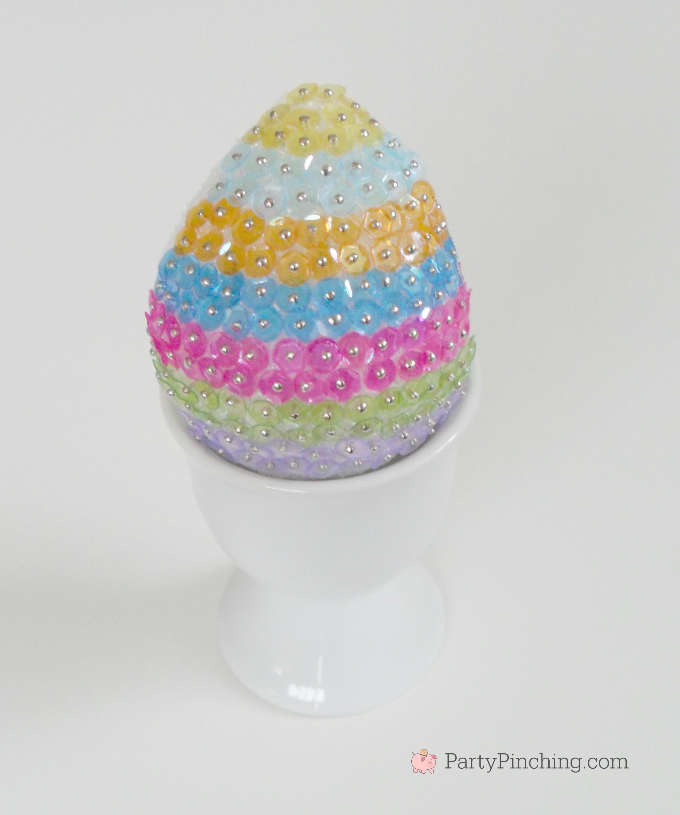 sequin egg craft, easy DIY Easter egg craft, cute Easter egg idea, beautiful pretty gorgeous Easter egg decor