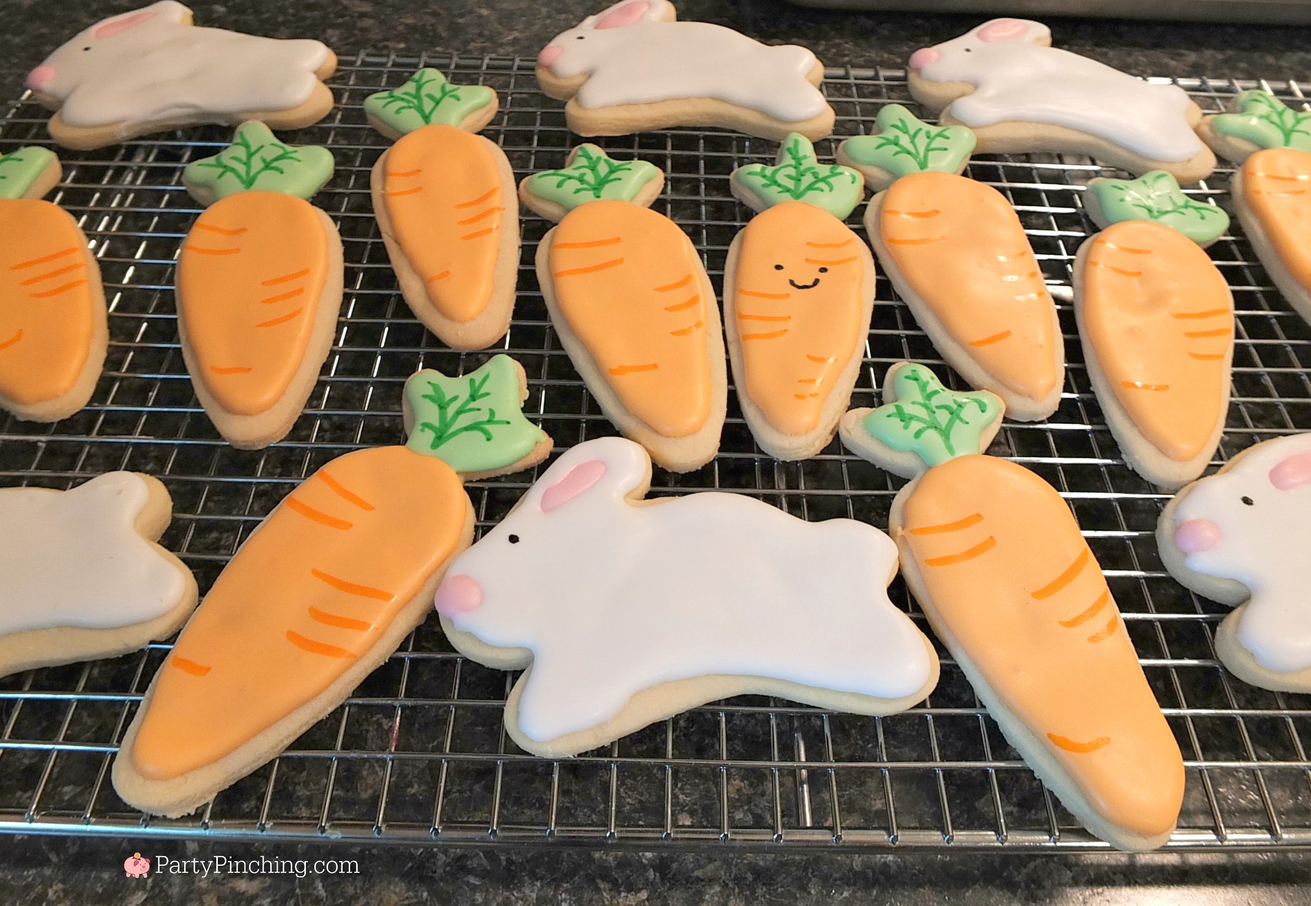 bunny and carrot sugar cookies, cute and easy Easter cookies, adorable Easter cookies for kids, fun food for kids, sweet treats for Easter and Spring, Springtime cookies