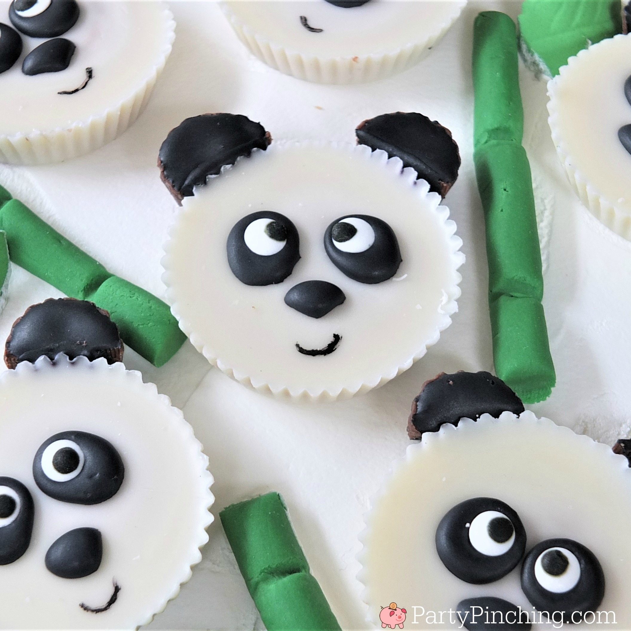 How to Make Panda Cupcakes! - YouTube