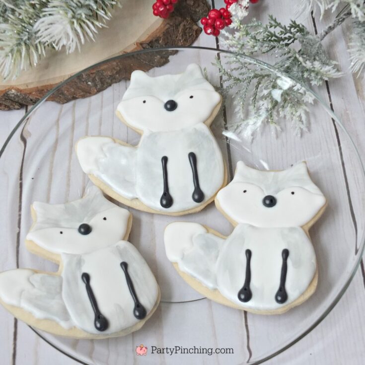 Arctic Fox Cookies, winter wonderland cookies, best easy fox winter white fox Christmas holiday winter cookies, royal icing decorated cookies for winter Christmas