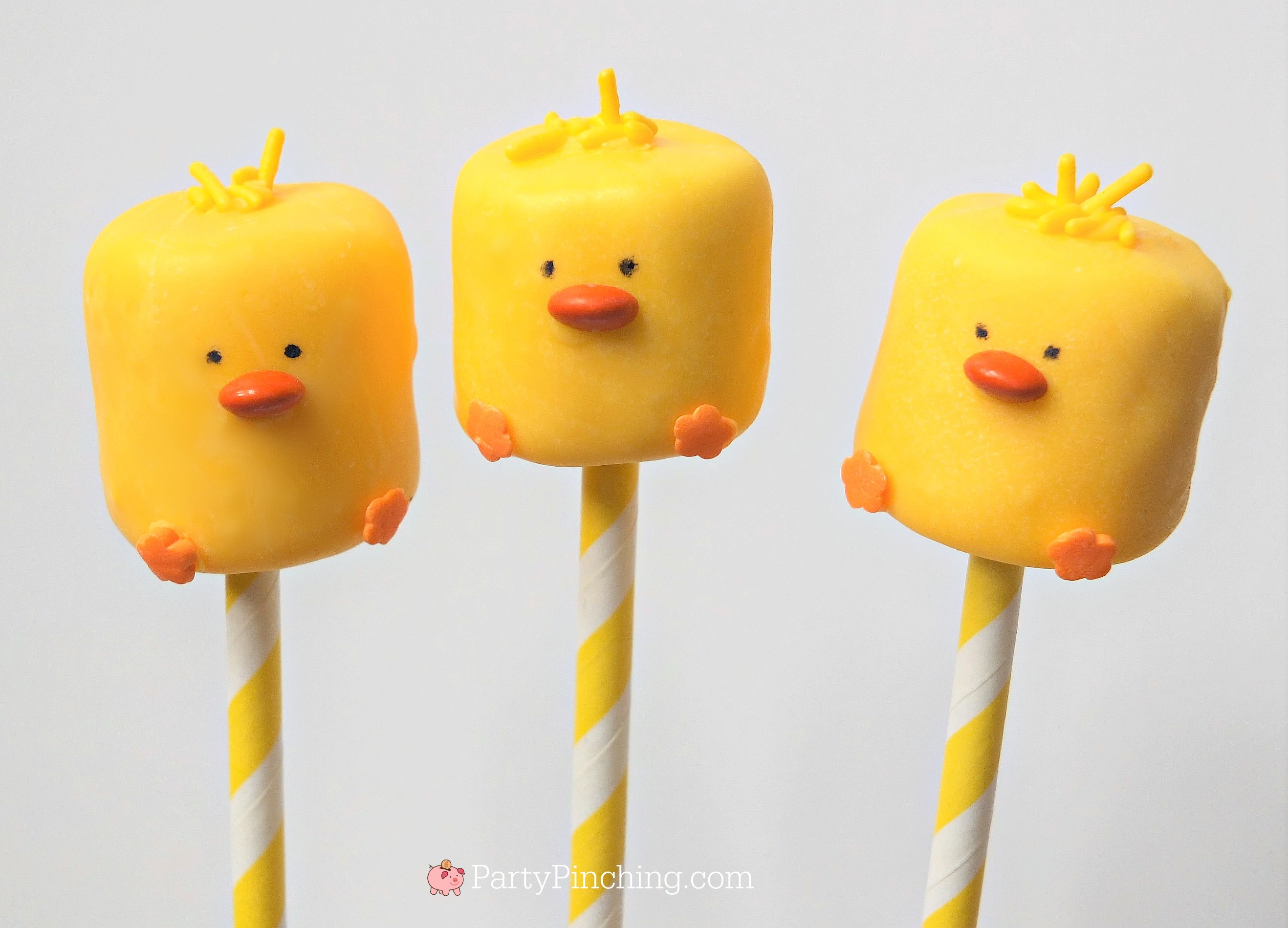 cute marshmallow chicks for Easter or spring, chick cupcake topper, chick on a stick, chick pops, cute and easy Easter dessert kids will love to make, chick marshmallow pops, chick cupcake toppers