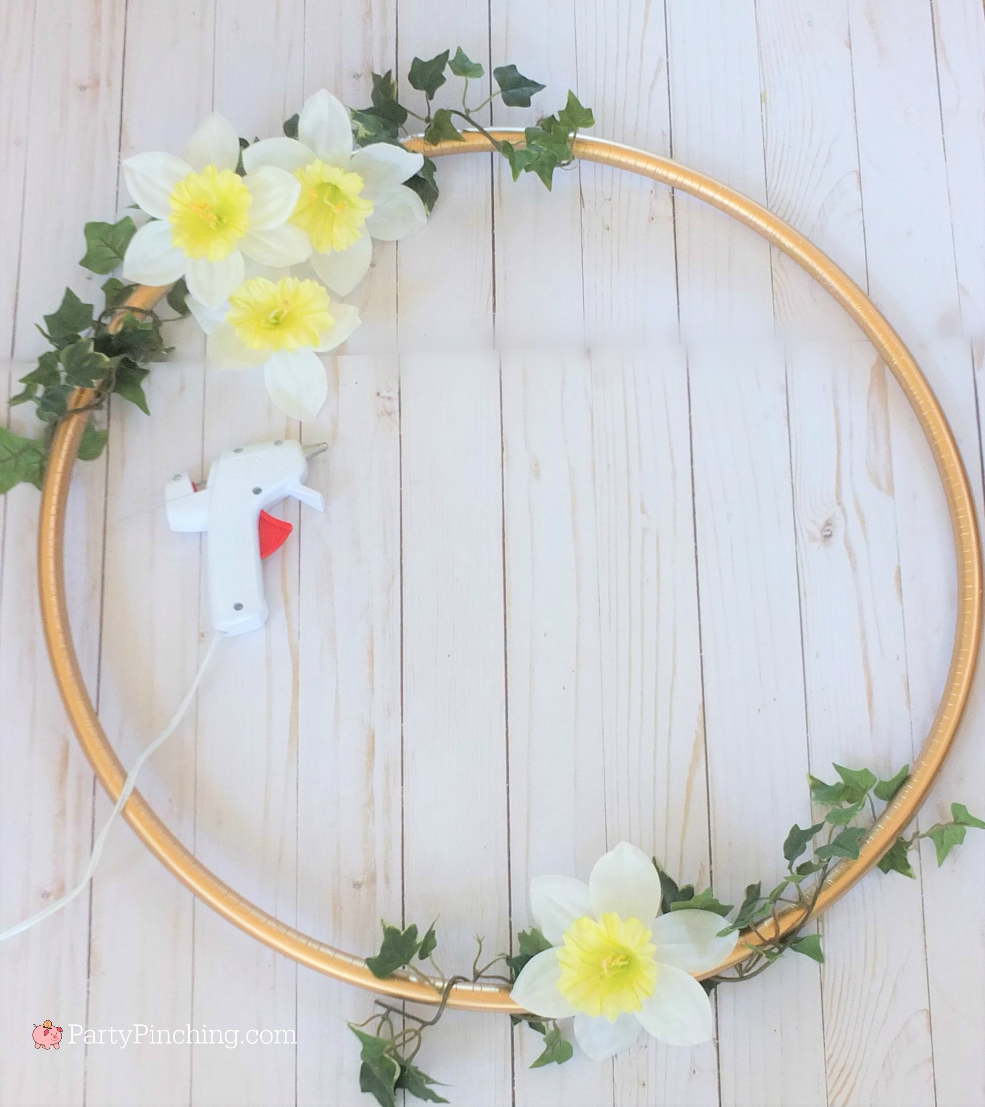 photo wreath, hula hoop wreath, DIY wedding wreath, DIY photo wreath, dollar store wreath, pretty hoop decoration, inexpensive party decor, easy budget friendly wedding bridal shower baby shower graduation birthday special occasion celebration ideas