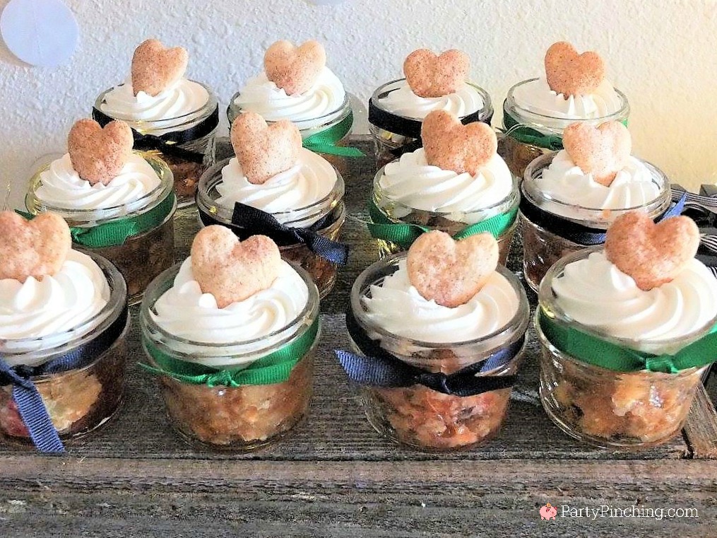 Spring bridal shower, daffodil bridal shower, navy and green bridal shower, easy bridal shower food ideas, bridal shower ring game, cute food for bridal shower, easy desserts, mason jar apple rhubarb pie, mini pies, mini strawberry shortcake