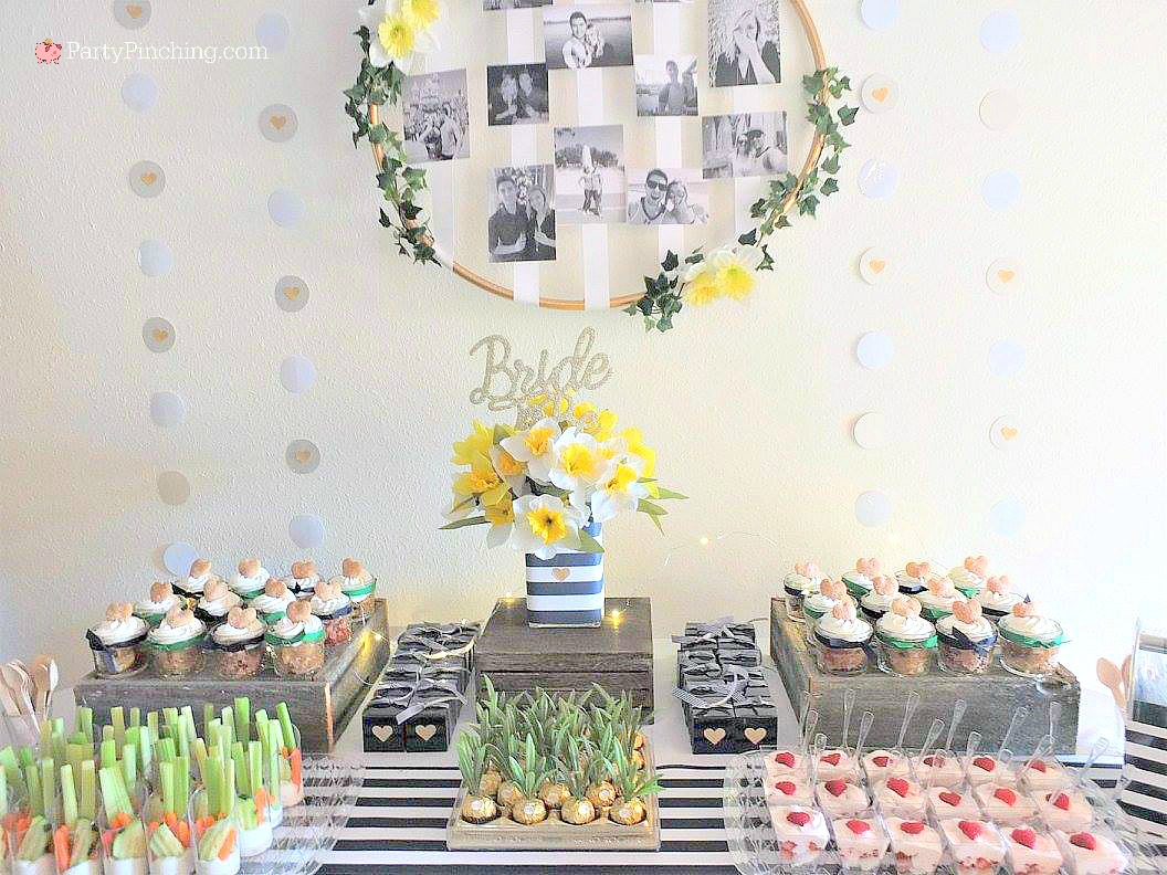 Spring bridal shower, daffodil bridal shower, navy and green bridal shower, easy bridal shower food ideas, bridal shower ring game, cute food for bridal shower, easy desserts, mason jar apple rhubarb pie, mini pies, mini strawberry shortcake