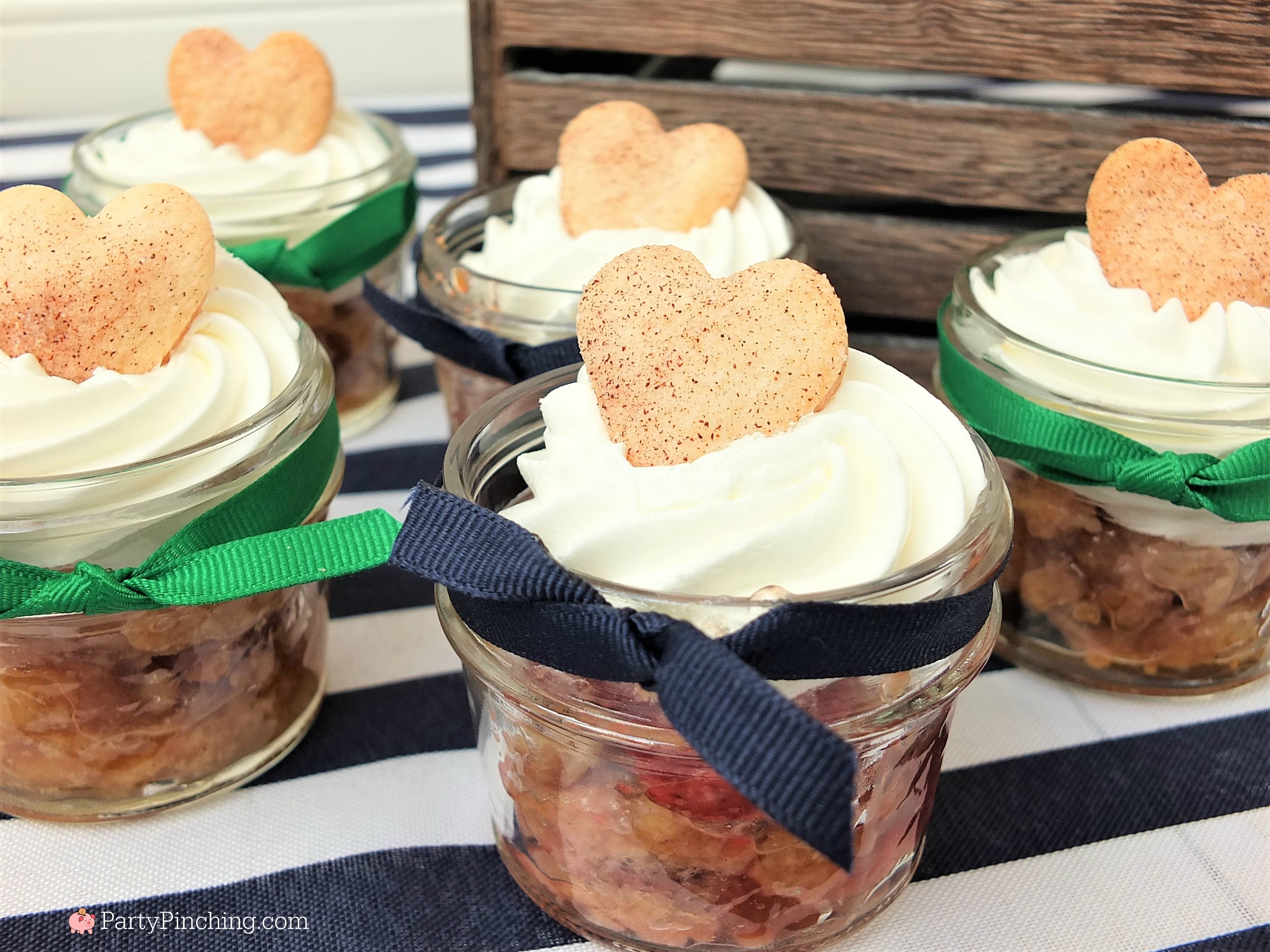 mini pies in a jar, mason jar pies,cute pies, cutie pies, easy pies, refrigerated pie crust, easy dessert, easy pies, apple rhubarb pie