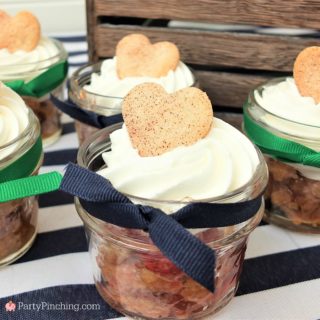Mini pies in a jar, no bake mini pie jars, apple pie jars, easy best apple pie jars, best individual mini dessert ideas for a party banquet crowd, no bake mini pie jars