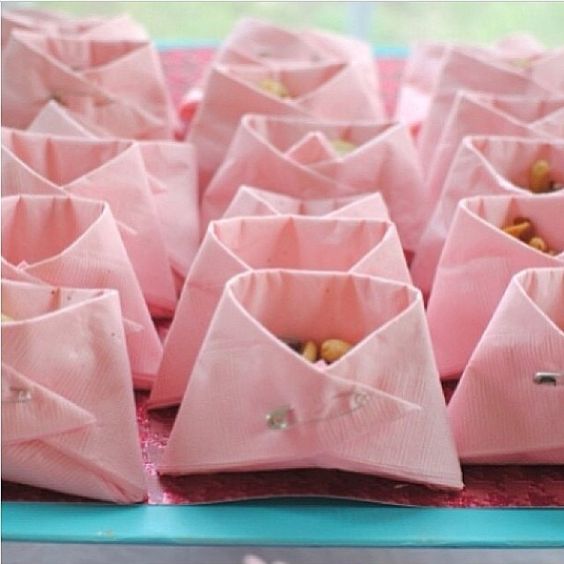 baby diaper napkin snacks, baby shower ideas, cute baby shower, best baby shower ideas, baby shower cake, fun games for baby shower, baby shower food