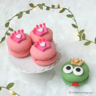 princess and frog macarons, cute macarons, princess party food ideas, cute desserts for pink girl party, princess party ideas, adorable dessert ideas, sweet treats, cute food, fun food for kids