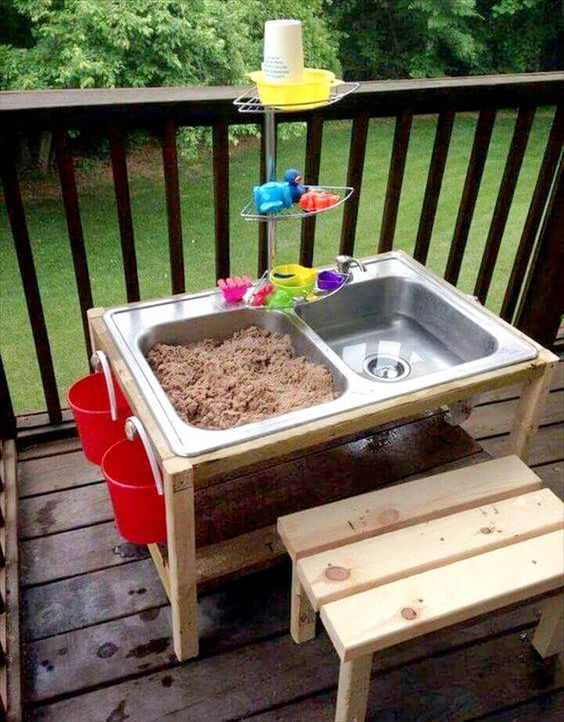 sand water diy pallet play set, awesome ideas to keep kids busy summer, backyard party ideas , Best summer backyard games and outdoor activities for kids, diy summer projects for kids,fun ideas for kids summer , fun summer ideas for children, lots of summer activities for kids, outdoor games for summer