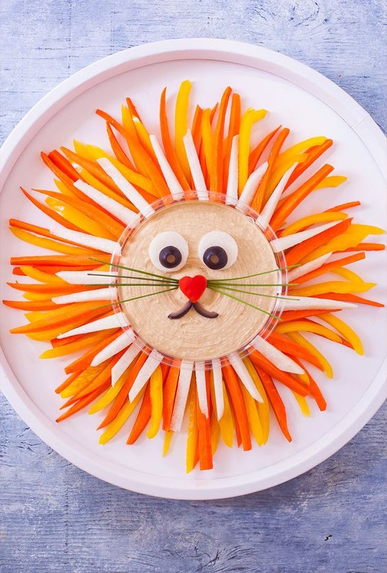 hummus lion veggie vegetable tray, best fruit & veggie vegetable tray ideas, fun fruit and veggie ideas, fun food for kids, healthy snacks for kids parties, kid party food, fun holiday food, fruit & veggies for holidays parties celebrations special occasions