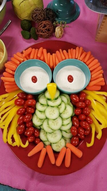 owl veggie vegetable dip tray, Thanksgiving fall veggie tray, best fruit & veggie vegetable tray ideas, fun fruit and veggie ideas, fun food for kids, healthy snacks for kids parties, kid party food, fun holiday food, fruit & veggies for holidays parties celebrations special occasions