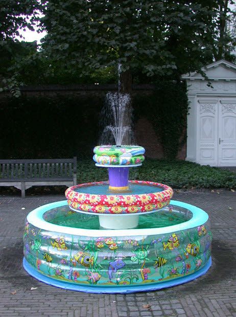 diy kiddie pool water fountain, inflatable fountain, awesome ideas to keep kids busy summer, backyard party ideas , Best summer backyard games and outdoor activities for kids, diy summer projects for kids,fun ideas for kids summer , fun summer ideas for children, lots of summer activities for kids, outdoor games for summer