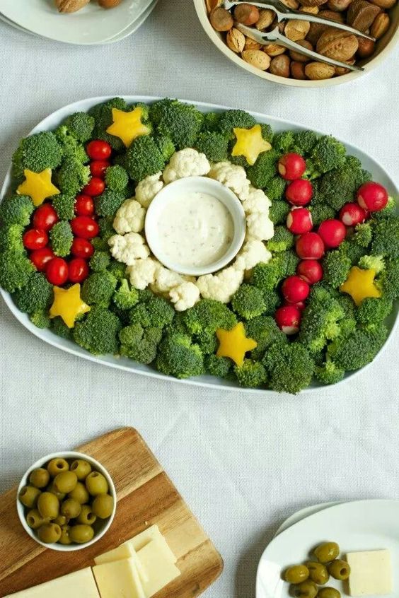 Christmas joy veggie tray broccoli dip, best fruit & veggie vegetable tray ideas, fun fruit and veggie ideas, fun food for kids, healthy snacks for kids parties, kid party food, fun holiday food, fruit & veggies for holidays parties celebrations special occasions