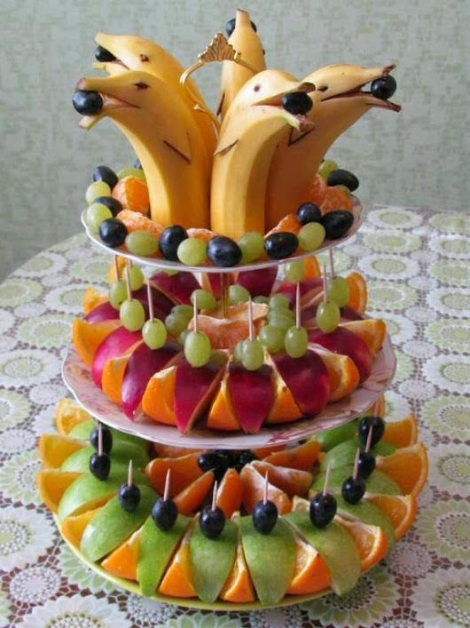 banana dolphin fruit tray, best fruit & veggie vegetable tray ideas, fun fruit and veggie ideas, fun food for kids, healthy snacks for kids parties, kid party food, fun holiday food, fruit & veggies for holidays parties celebrations special occasions