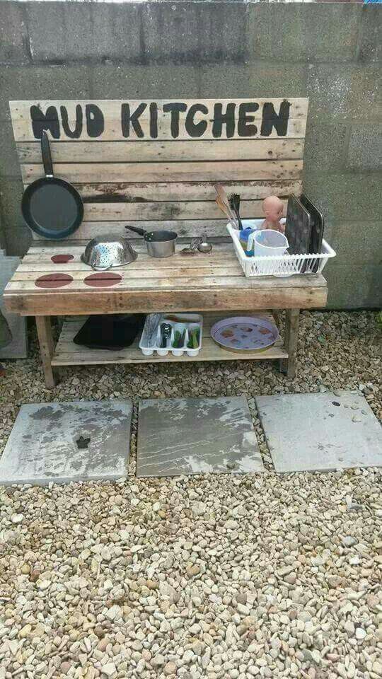 outdoor mud kitchen diy pallet for kids, awesome ideas to keep kids busy summer, backyard party ideas , Best summer backyard games and outdoor activities for kids, diy summer projects for kids,fun ideas for kids summer , fun summer ideas for children, lots of summer activities for kids, outdoor games for summer, 