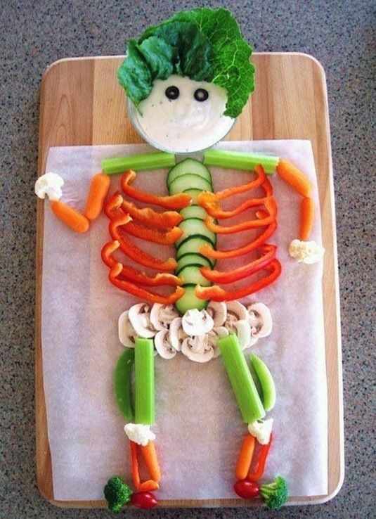 Halloween skeleton vegetable veggie tray platter, best fruit & veggie vegetable tray ideas, fun fruit and veggie ideas, fun food for kids, healthy snacks for kids parties, kid party food, fun holiday food, fruit & veggies for holidays parties celebrations special occasions, fun fruit vegetable platters ideas