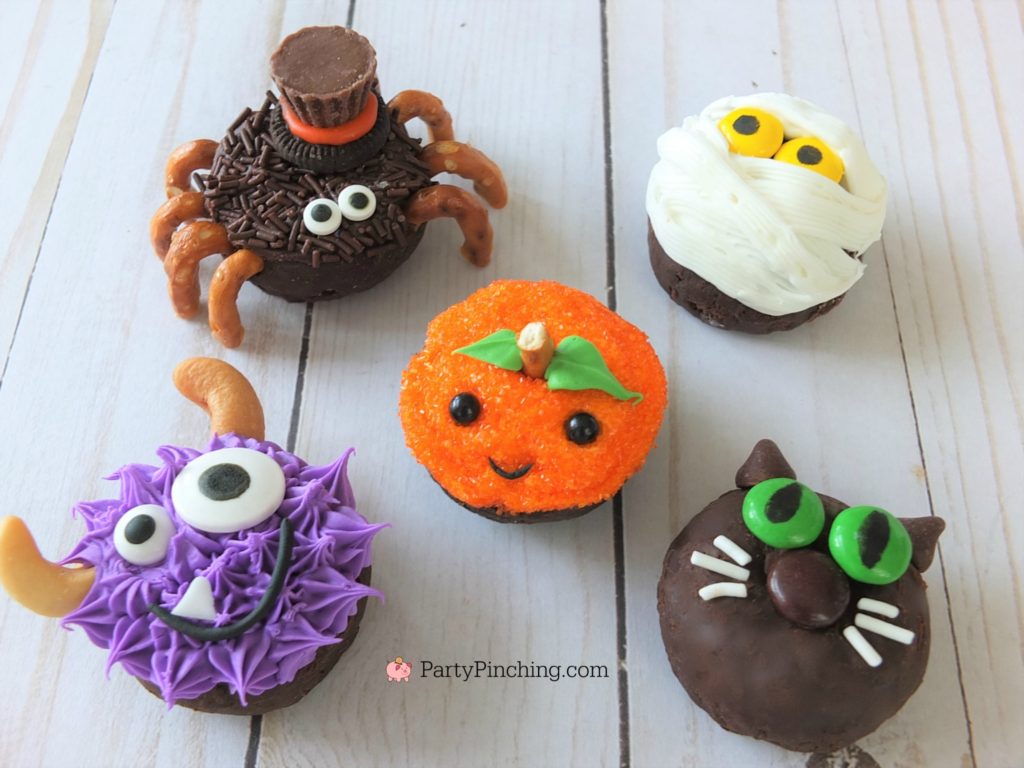 Halloween mini donuts, cute Halloween donuts, spider donut with hat, mummy donut, black cat donut, purple eye monster donut, cute pumpking donut, Halloween class room party ideas, easy Halloween dessert party ideas, Little Debbie double chocolate mini donuts