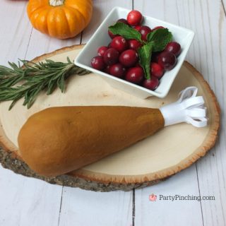 thanksgiving turkey leg cake cones, no bake thanksgiving dessert, easy fun to make turkey leg cake for kids, turkey cake, best easy turkey cake recipe ideas for thanksgiving dessert