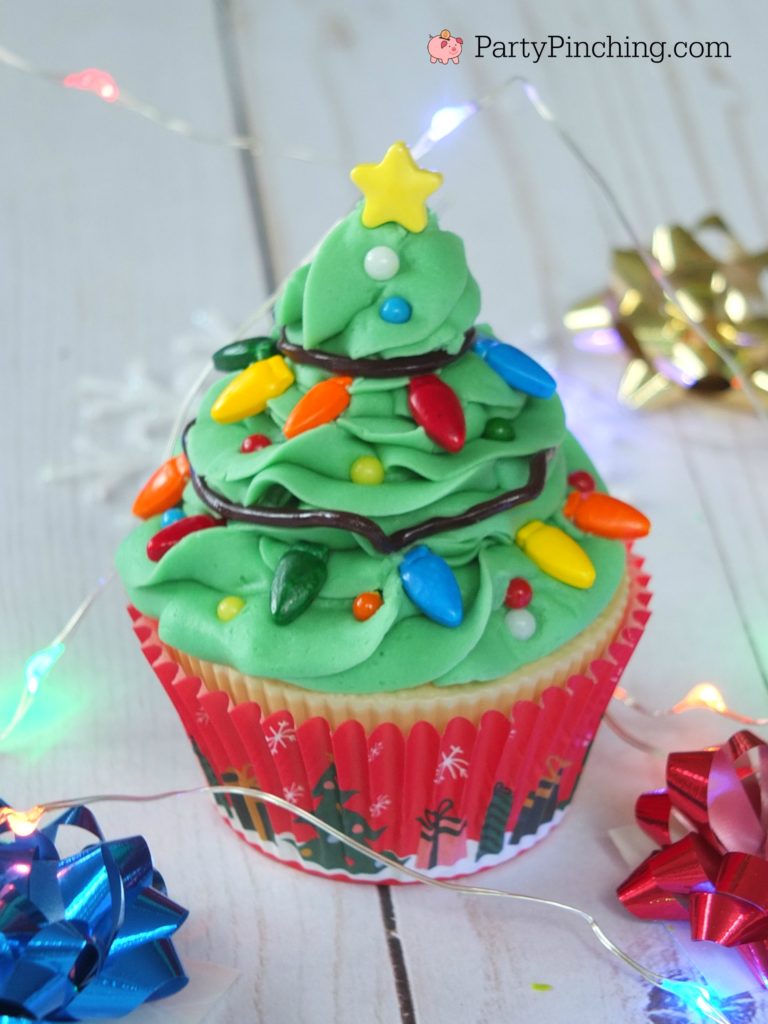 Christmas tree cupcakes, cute Christmas tree cupcakes with lights, string light Christmas cupcakes, easy cupcake decorating for Christmas, kids Christmas class party ideas, easy Christmas dessert, Christmas tree cupcake cake, pull apart Christmas tree cupcake cake