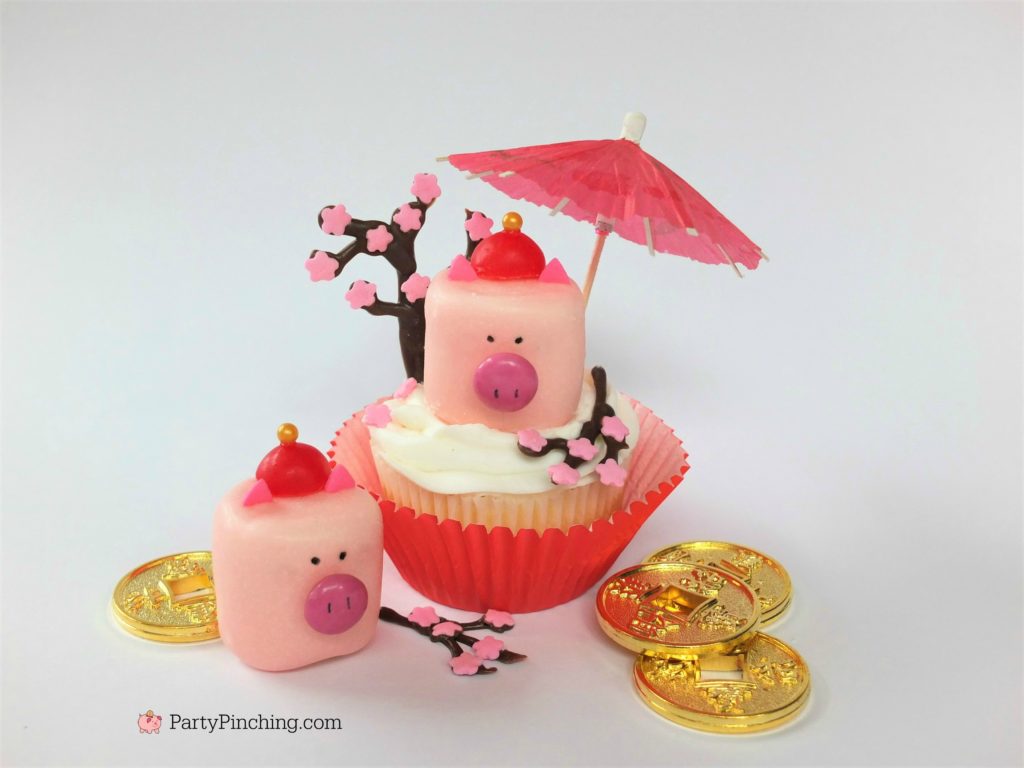 Pig Marshmallow Cupcake, Pig Marshmallows, Chinese Lunar New Year of the Pig, Best Chinese Lunar New Year food party ideas, Pig Marshmallow recipe, cute pig marshmallow cake pop recipe, fun food for kids, sweet treats, best cupcake recipe