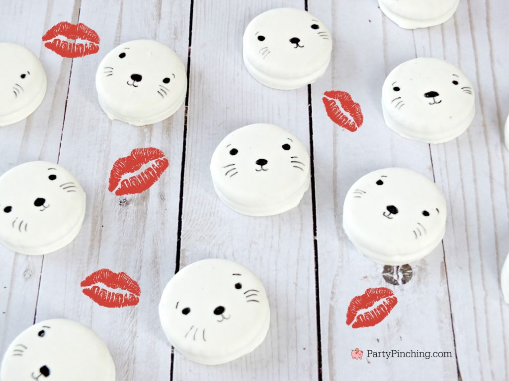 Baby white seal oreo cookies, cute baby seal cookies, best seal cookies, best baby seal cookie recipe, cute Valentine's day cookies for kids, sweet treats for the holidays, fun food recipes