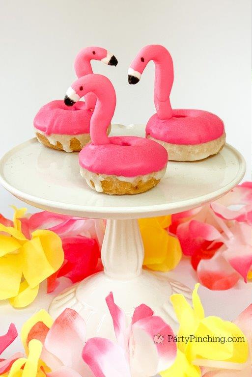 Flamingo donuts, flamingo cake cupcake, best flamingo party ideas, best flamingo recipe, flamingo pool donuts, best flamingo cute pool floats, flamingo pool floaties, best summer dessert recipes, Little Debbie, Party Pinching