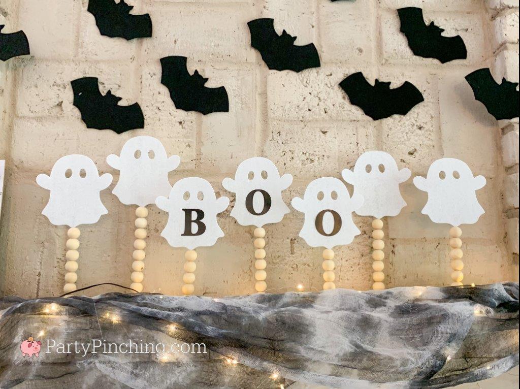 Dollar Tree Halloween DIY decorations, Dollar Tree Halloween craft decor, Best Dollar Tree crafts, best Dollar Tree decor ideas, Dollar store finds, best Dollar store ideas, Best Halloween ideas on a budget, High end Dollar Tree, Farmhouse Halloween Decor, best neutral Farmhouse Halloween ideas, craft farmhouse ghost with wooden beads