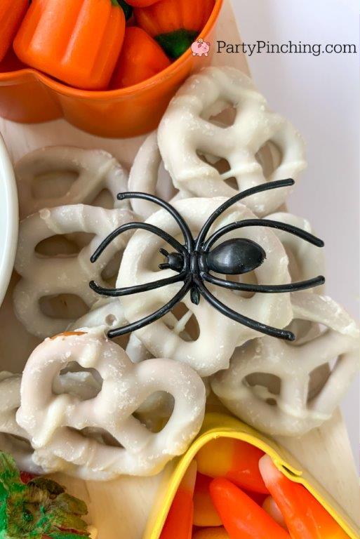 yogurt pretzels spider, halloween charcuterie, spook-cuterie board, best charcuterie board ideas, easy charcuterie board, charcuterie for kids, halloween partie ideas, easy best charcuterie board ideas, healthy charcuterie board for kids