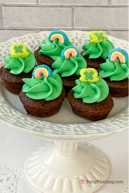 mini brownie bites, st. patrick's day brownies, st. patrick's day dessert, easy green food, easy st. patrick's day ideas, lucky charms, lucky brownies, lucky charms brownies, brownies for st. patrick's day, best st. patrick's day recipe ideas, best st. patrick's day ideas