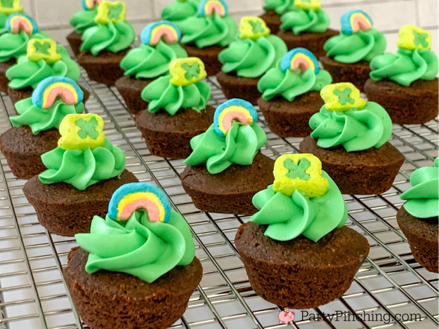 mini brownie bites, st. patrick's day brownies, st. patrick's day dessert, easy green food, easy st. patrick's day ideas, lucky charms, lucky brownies, lucky charms brownies, brownies for st. patrick's day, best st. patrick's day recipe ideas, best st. patrick's day ideas