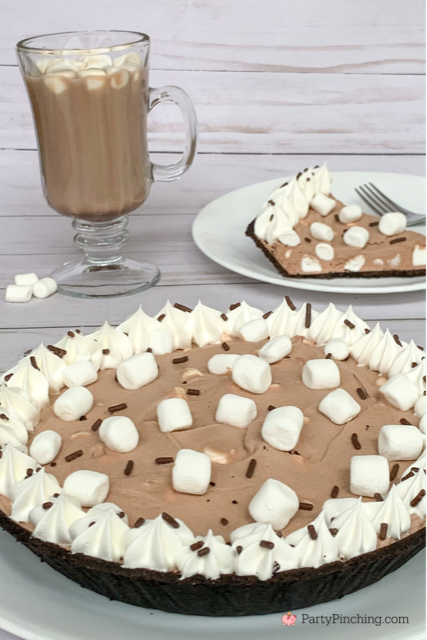 frozen hot chocolate pie, frozen hot cocoa pie, best frozen hot chocolate recipe, best hot chocolate marshmallow recipe, best potluck recipe, best hot chocolate pie recipe, best chistmas dessert idea, best winter dessert recipe, best summer pie recip