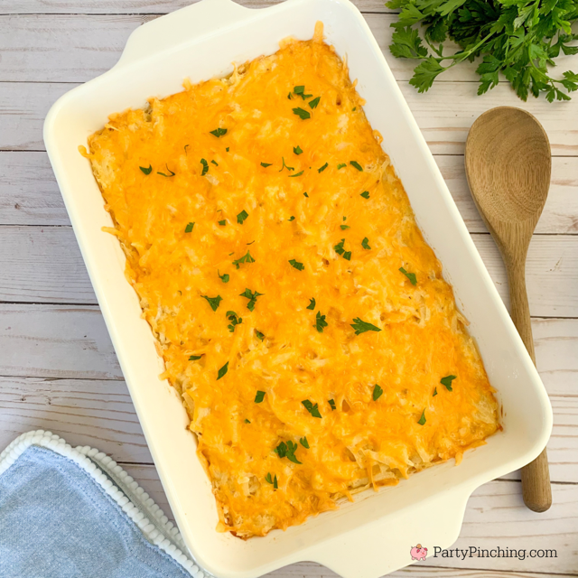 cracker barrel hashbrown casserole, best cracker barrel copycat hash brown casserole, best casserole recipes, best casseroles, best breakfast brunch holiday christmas casserole recipe, easy casserole recipes, best easy comfort food, best cracker barrel recipes