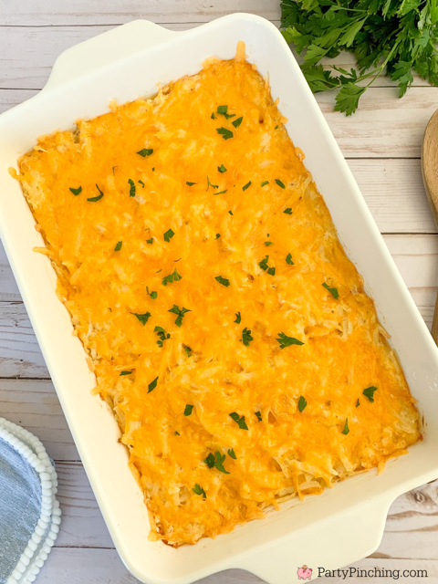 cracker barrel hashbrown casserole, best cracker barrel copycat hash brown casserole, best casserole recipes, best casseroles, best breakfast brunch holiday christmas casserole recipe, easy casserole recipes, best easy comfort food, best cracker barrel recipes