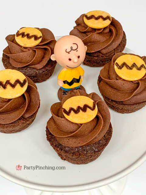 charlie brownies, peanuts brownies, charlie brown cupcakes, best peanuts charlie brown snoopy linus, great pumpkin party ideas, best halloween thanksgiving christmas party ideas for kids, peanuts gang food, snoopy fan, charlie brown snoopy peanuts food ideas, no bake brownie bites, best brownie bite recipe