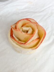 baked apple roses, apple rose puff pastry, easy apple tart pie thanksgiving