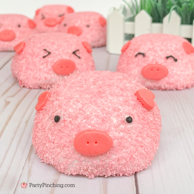 Hello, Yummy - Pig Cake 🐷 oh my what an adorable idea! We... | Facebook