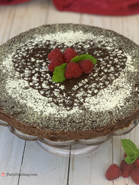 Flourless Chocolate cake, best easy flourless gluten free chocolate cake, best gluten free dessert recipe ideas, chocolate flourless cake with raspberries, valentine's day cake, easy elegant cake for dinner guests party