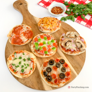 easy English muffin pizzas, air fryer english muffin pizzas, personal homemade pizza, easy quick air fryer english muffin pizza recipe, pizzas for kids sleepovers slumber parties, best after school snack ideas, best lunch ideas for kids summer, best easy lunch snack ideas