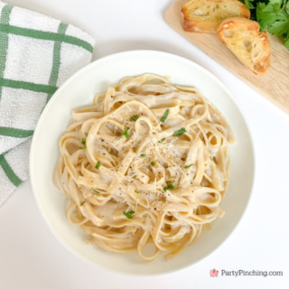 Absolute best fettuccine alfredo, easy best 15 minute meals, quick and easy dinner recipes, best easy fettuccine alfredo, easy ideas for dinner for kids, best fettuccine alfredo with bacon peas chicken, 30 minute meals