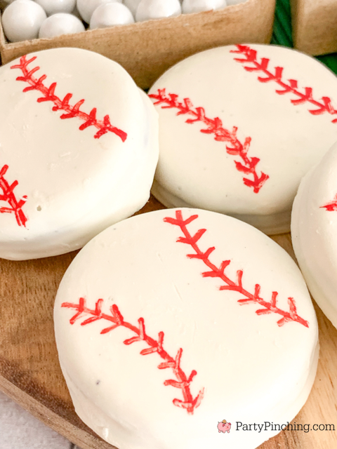 baseball Oreo cookies