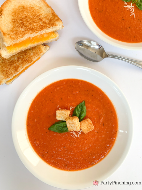 best easy copycat Panera Bread tomato soup, best Paneral Bread creamy tomato soup recipe, best tomato soup homemade recipe, best lunch comfort food ideas, easy quick soup ideas, 30 minute meal recipes, best meals for kids