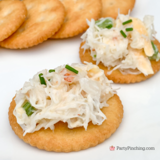 crab dip, best easy fresh crab dip, best appetizer recipe for big game, best easy appetizer ideas, best seafood appetizer, best crab recipe, crab dip crackers, crab cheese sour cream