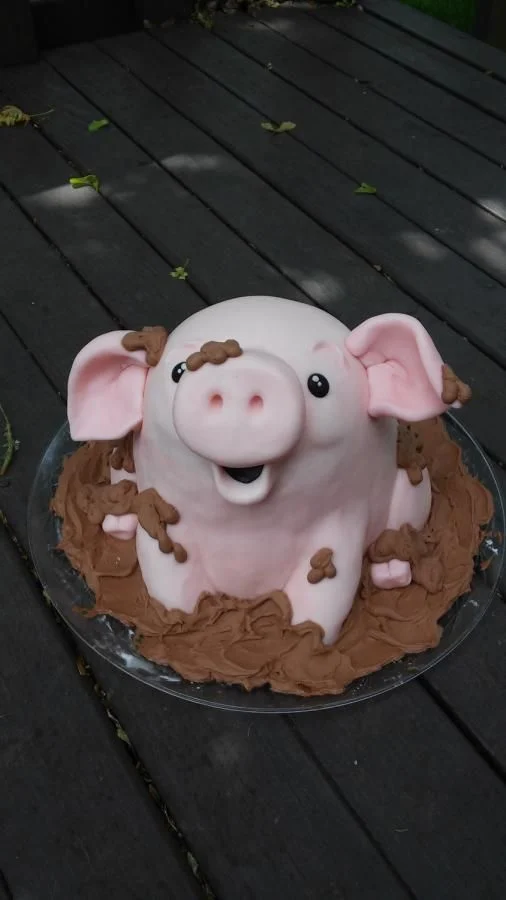 pig in mud cake, cute piggy cake, fun cake ideas, best cake ideas, best cake decorating ideas, easy cake ideas, best cake recipes